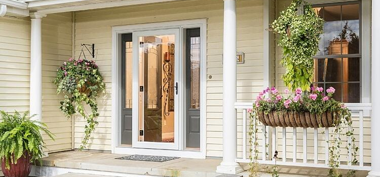 screen door installation in East Porterville